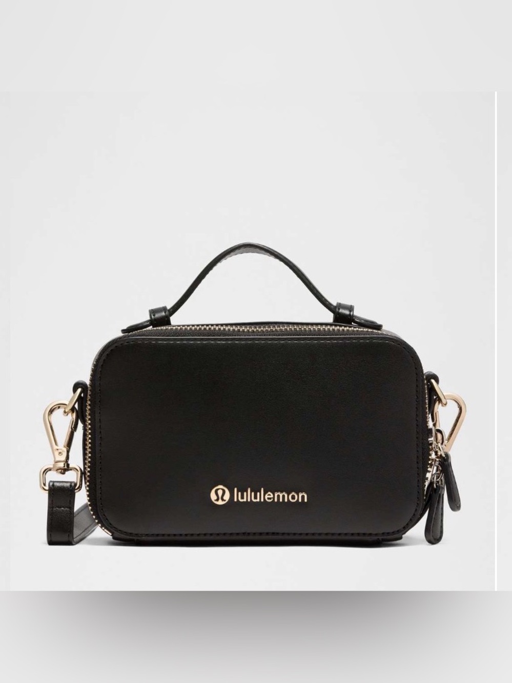 L-127 🍋 Lululemon 🍋 Leather Alternative Camera Crossbody Bag
Black / Gold
